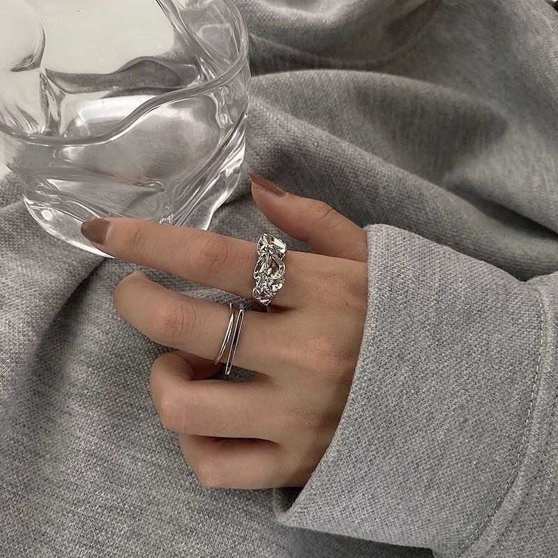 💍台灣現貨🌿韓國INS博主推薦銀色褶皺食指開口銀戒指女小眾設計ins潮冷淡風高級時尚個性指環【O31】-細節圖5