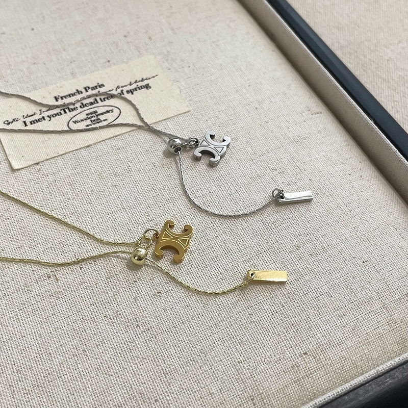 👗台灣現貨🌿鈦鋼字母雙C抽拉式可調節項鍊 法式小眾設計毛衣鏈時尚氣質不掉色大學T鏈【Q82】-細節圖2