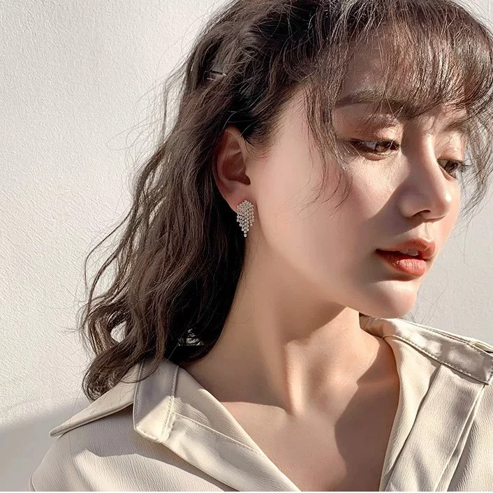 💖台灣現貨🌿閃耀璀鑽短流蘇耳環 925銀針 韓國輕奢簡約設計耳飾【G446】-細節圖7