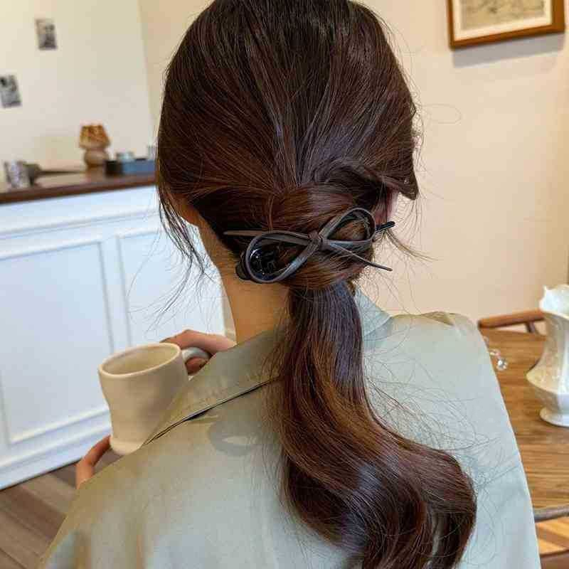 ✨台灣現貨🌿氣質皮質蝴蝶結扭扭夾 一字夾 8字髮夾 甜酷豹紋盤髮馬尾夾【N132】-細節圖6