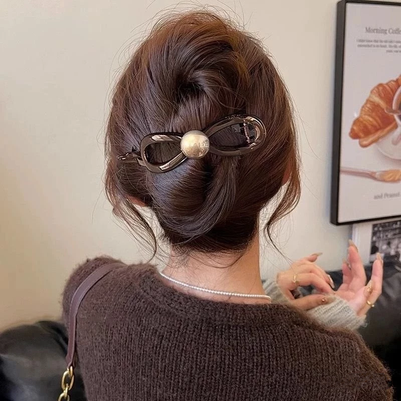 ✨台灣現貨🌿蝴蝶結氣質珍珠扭扭夾 一字夾  簡約金珠彈力夾 8字髮夾盤髮馬尾夾【N136】-細節圖3