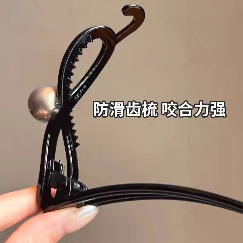 ✨台灣現貨🌿蝴蝶結氣質珍珠扭扭夾 一字夾  簡約金珠彈力夾 8字髮夾盤髮馬尾夾【N136】-細節圖9