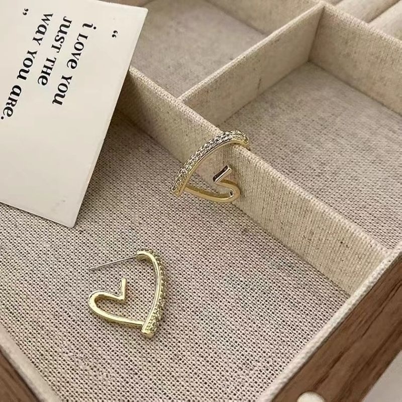 💖台灣現貨🌿韓國氣質簡約愛心耳環 C型925銀針閃鋯心形耳環 甜酷輕奢耳飾【G130】-細節圖6