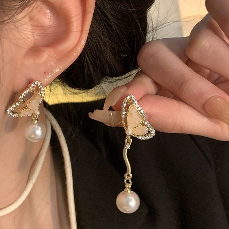 💖台灣現貨🌿新款潮小衆設計 不對稱水晶蝴蝶珍珠耳環 925銀針 輕奢氣質名媛淑女甜美精緻耳飾【G492】-細節圖8