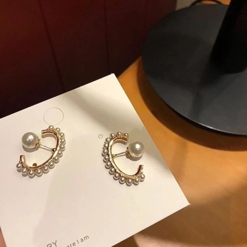 💖台灣現貨🌿半弧形珍珠耳環 氣質獨特設計感 珍珠耳袖口風格線珍珠耳環背扣 耳環 耳飾【G427】-細節圖9