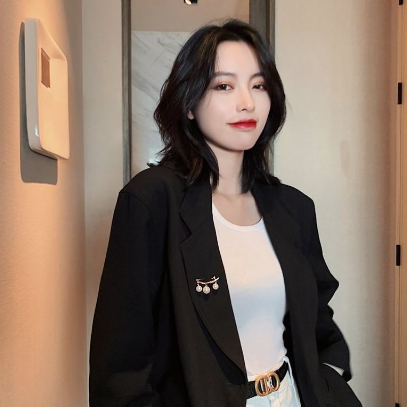 🎀台灣現貨🌿韓版時尚簡約弧形珍珠胸針 固定揹帶褲 防滑弧形珍珠衣架胸針 別針開衫防走光釦針【B1】-細節圖7