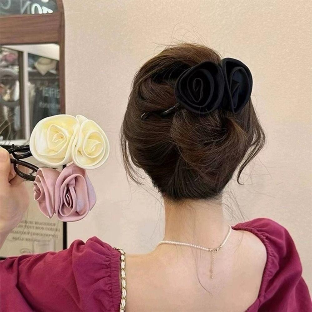 ✨台灣現貨🌿溫柔氣質玫瑰花朵一字扭夾 緞面高級感後腦勺髮夾 半扎頭馬尾夾 盤髮夾【N143】-細節圖5
