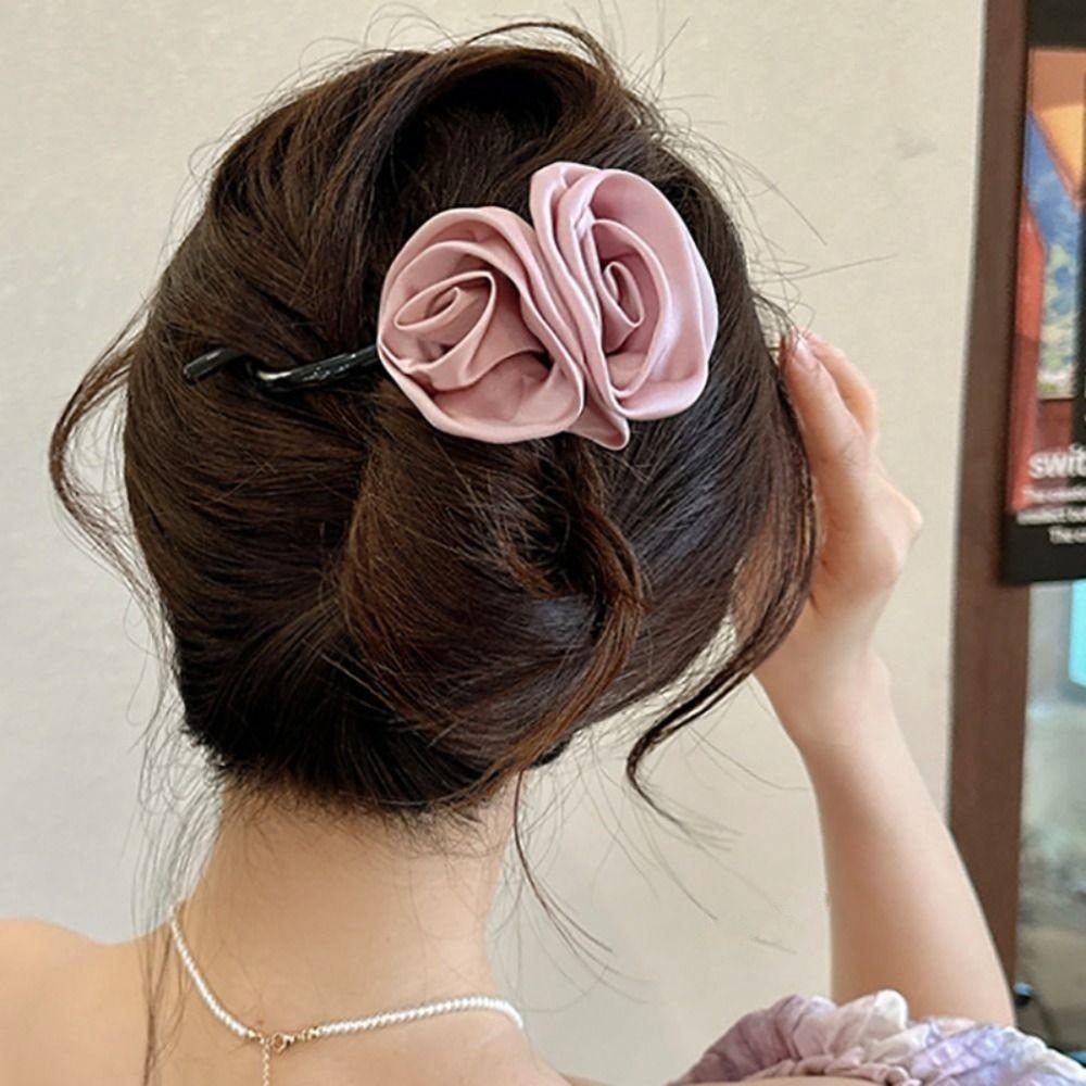 ✨台灣現貨🌿溫柔氣質玫瑰花朵一字扭夾 緞面高級感後腦勺髮夾 半扎頭馬尾夾 盤髮夾【N143】-細節圖8