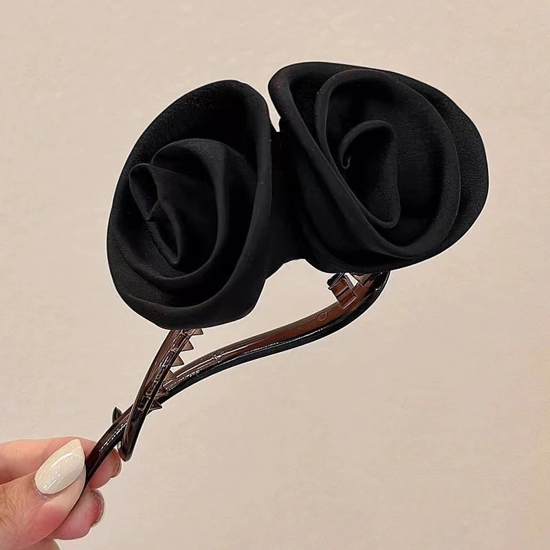 ✨台灣現貨🌿溫柔氣質玫瑰花朵一字扭夾 緞面高級感後腦勺髮夾 半扎頭馬尾夾 盤髮夾【N143】-規格圖10