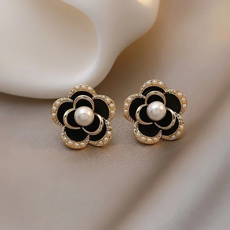 💖台灣現貨🌿小香風黑色山茶花耳釘 日韓時尚925銀針 名媛氣質山茶花珍珠滴釉耳釘耳環【G41】-細節圖2