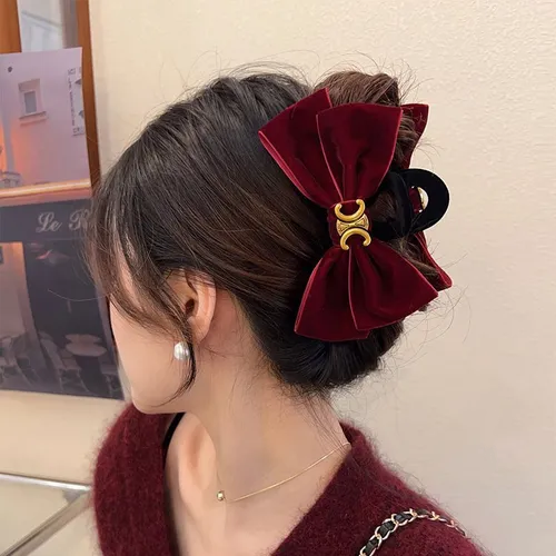 ✨台灣現貨🌿凱旋門絲絨抓夾 法式慵懶字母髮夾 韓國氣質高級感大蝴蝶結髮抓 鯊魚夾 後腦勺髮抓 盤髮夾【M87】-細節圖4