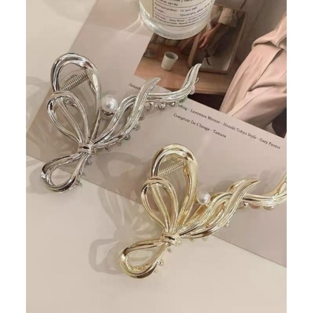 ✨台灣現貨🌿鏤空蝴蝶結珍珠抓夾 冷淡風輕奢氣質金屬髮夾 鯊魚夾 馬尾夾 盤髮頭飾【M124】-細節圖6