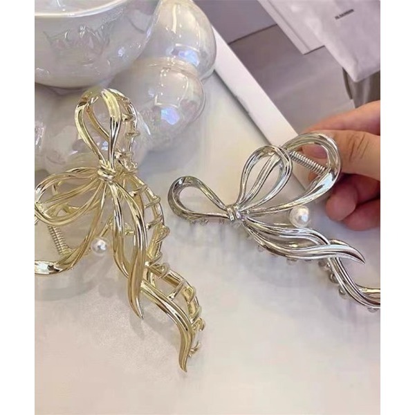 ✨台灣現貨🌿鏤空蝴蝶結珍珠抓夾 冷淡風輕奢氣質金屬髮夾 鯊魚夾 馬尾夾 盤髮頭飾【M124】-細節圖9