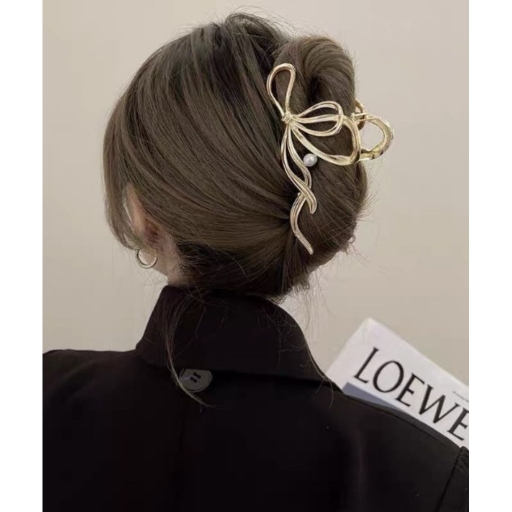 ✨台灣現貨🌿鏤空蝴蝶結珍珠抓夾 冷淡風輕奢氣質金屬髮夾 鯊魚夾 馬尾夾 盤髮頭飾【M124】-細節圖10