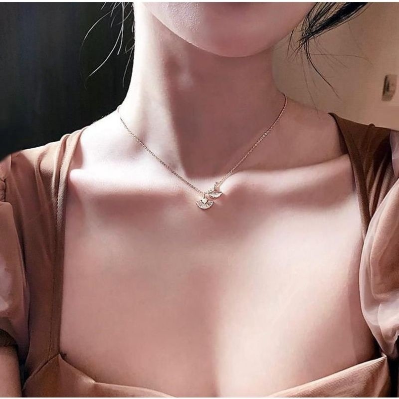 👗台灣現貨🌿鈦鋼銀杏珍珠項鍊 小眾設計款精緻氣質感輕奢華 鑲鑽水晶鋯石銀杏鎖骨鍊【Q11】-細節圖8