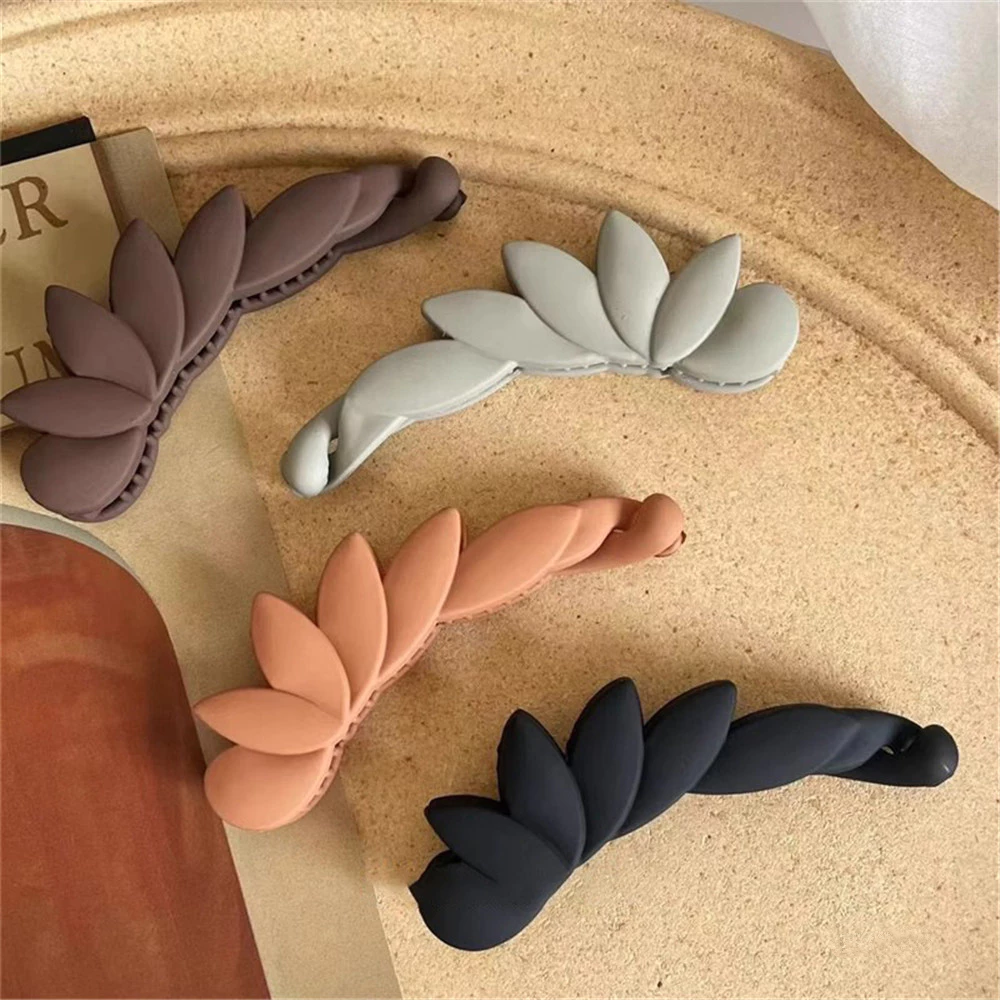 ✨台灣現貨🌿韓版壓克力 霧面花朵葉形百搭香蕉夾 韓版簡約優雅氣質髮夾 豎夾 馬尾夾【N145】-細節圖10