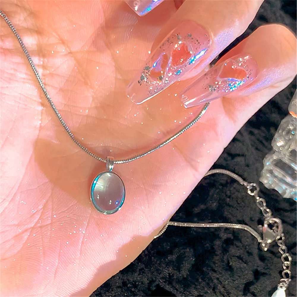 👗台灣現貨🌿清藍月光橢圓形項鍊 極簡細蛇骨項鍊 頸鍊 鎖骨鏈 氣質百搭日常通勤項鍊【Q85】-細節圖3