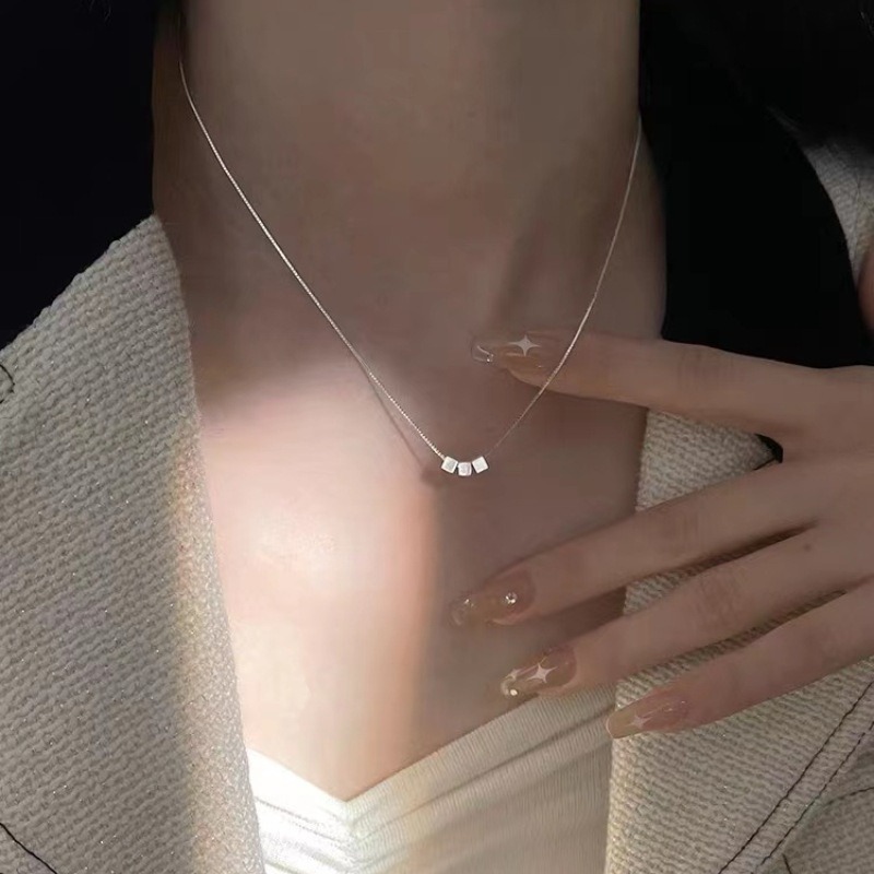 👗台灣現貨🌿極簡迷你方塊項鍊 清新手工素幾何方塊 設計感細版鎖骨鏈 氣質百搭日常通勤項鍊【Q87】-細節圖6