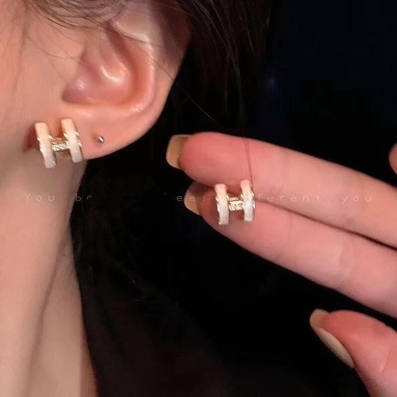 💖台灣現貨🌿925銀針 微鑲鑽H字母耳環 氣質小眾設計感冷淡風小巧復古耳釘耳環【G124】-細節圖2