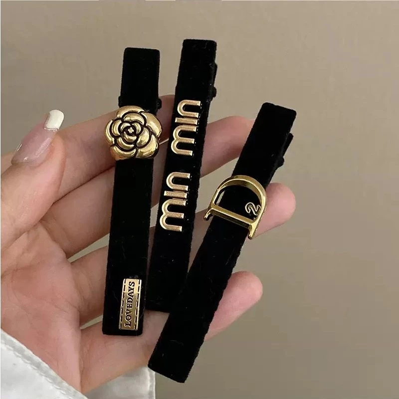 🎀台灣現貨🌿小香風 復古絲絨山茶花髮夾 黑色字母一字夾 後腦勺側邊一字夾劉海夾子髮飾【Y32】-細節圖8