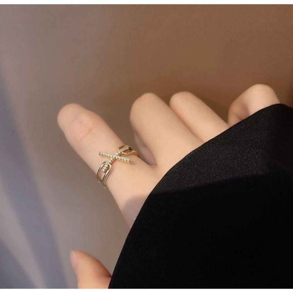 💍台灣現貨🌿X字形鋯石戒指 簡約幾何形交叉女ins潮小眾設計指環 食指戒可調節開口個性手飾【O85】-細節圖10