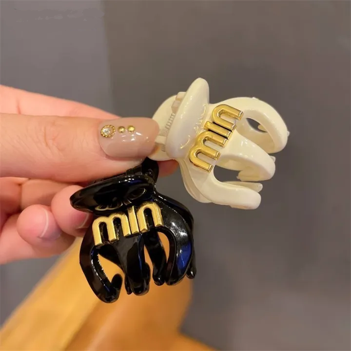 ✨台灣現貨🌿韓版氣質南瓜夾 min字母復古抓夾 高馬尾髮夾【N165】-細節圖8