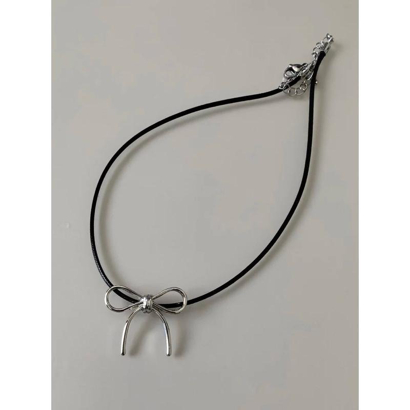 ［全新］黑色皮繩不銹鋼蝴蝶結項鍊 調節扣 韓國女團冷淡風輕奢高級感鎖骨鏈 韓系頸鏈 非vacanza-細節圖2