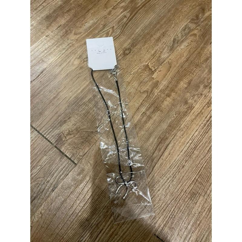 ［全新］黑色皮繩不銹鋼蝴蝶結項鍊 調節扣 韓國女團冷淡風輕奢高級感鎖骨鏈 韓系頸鏈 非vacanza-細節圖3