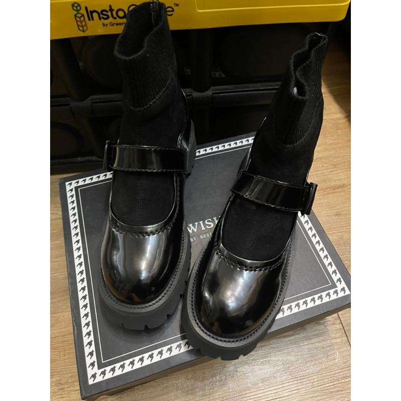 ［全新］冬季保暖短靴黑色品牌女鞋漆皮靴子圓頭內裏加絨松糕底厚底瑪麗珍彈力麂皮襪靴39號韓系女團 new jeans-細節圖2