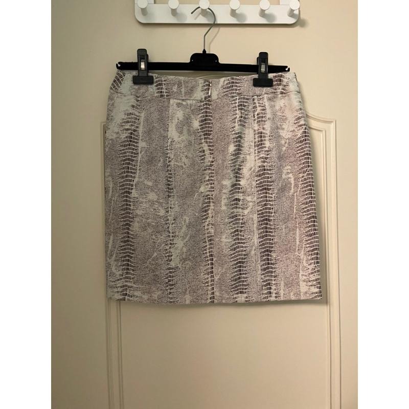 ［全新］專櫃品牌Jin 設計師款鱷魚紋印刷柔軟短裙 迷你裙 m號-細節圖3