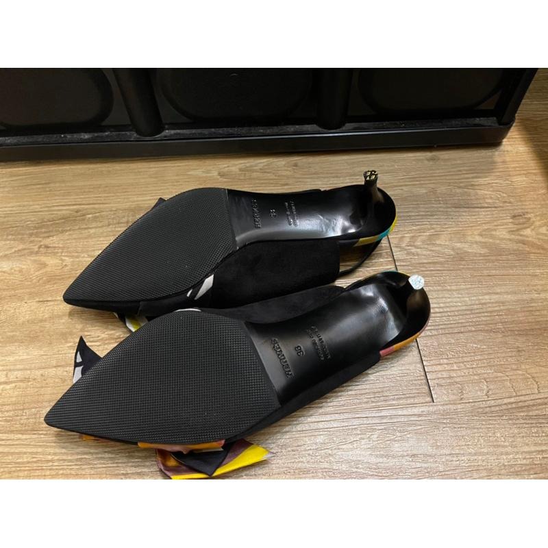 ［全新已加底］正品Hermes愛馬仕彩色絲巾蝴蝶結sling back黑色麂皮真皮低跟包頭涼鞋38號-細節圖3