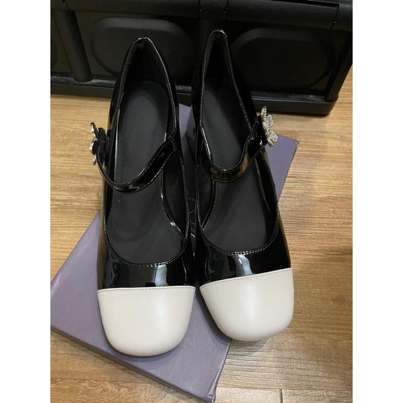 [全新］韓系小香風牛皮真皮黑白配色牛漆皮高跟粗跟水鑽花朵瑪莉珍娃娃鞋24cm 38號氣質經典韓國miu miu 風格-細節圖3