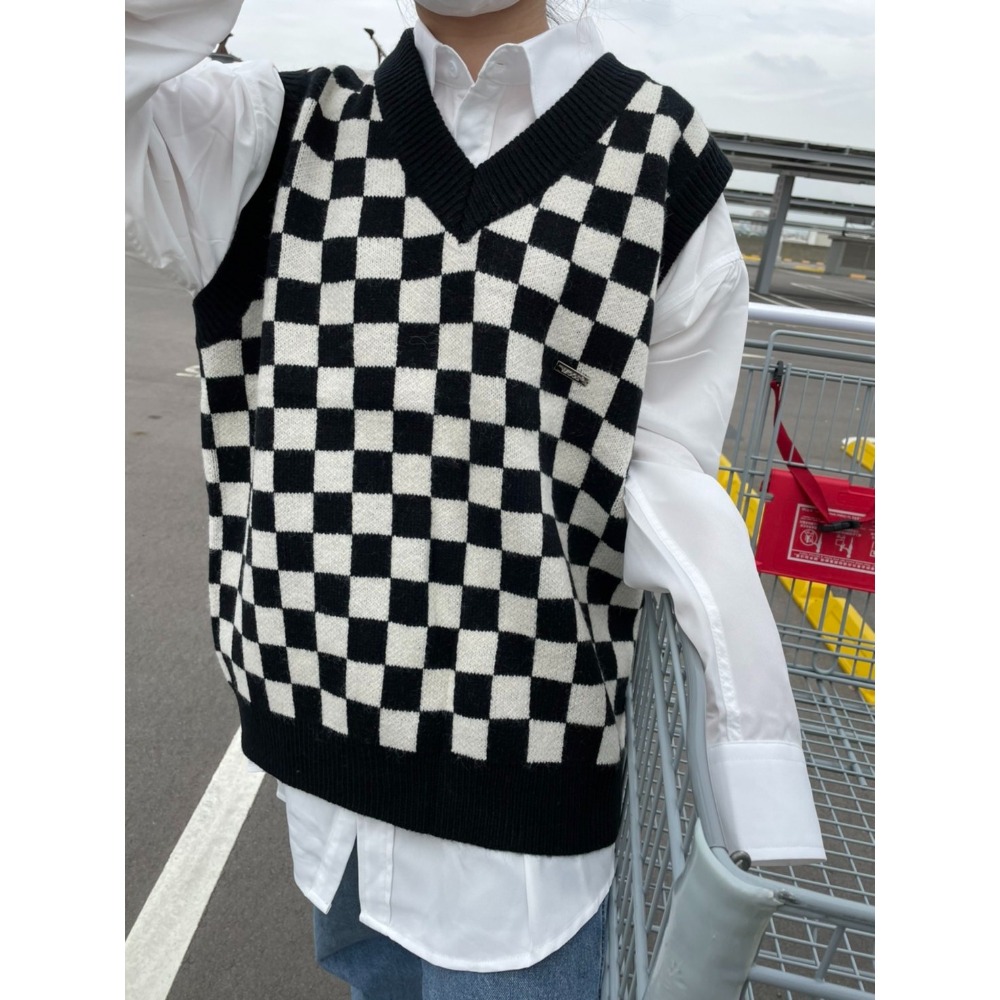 [LBT.only] #韓國#現貨 棋盤格金屬釦毛料背心 針織 外搭 背心 情侶-細節圖2