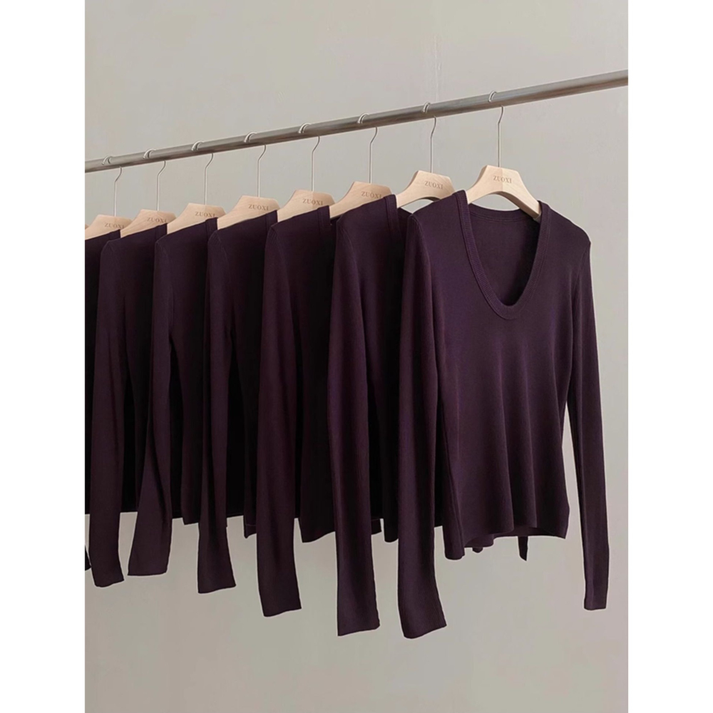 25春。店主私著。極簡氣質百搭 大U領修身單穿打底細針織長袖毛衣上衣-Euphoria Store-細節圖5