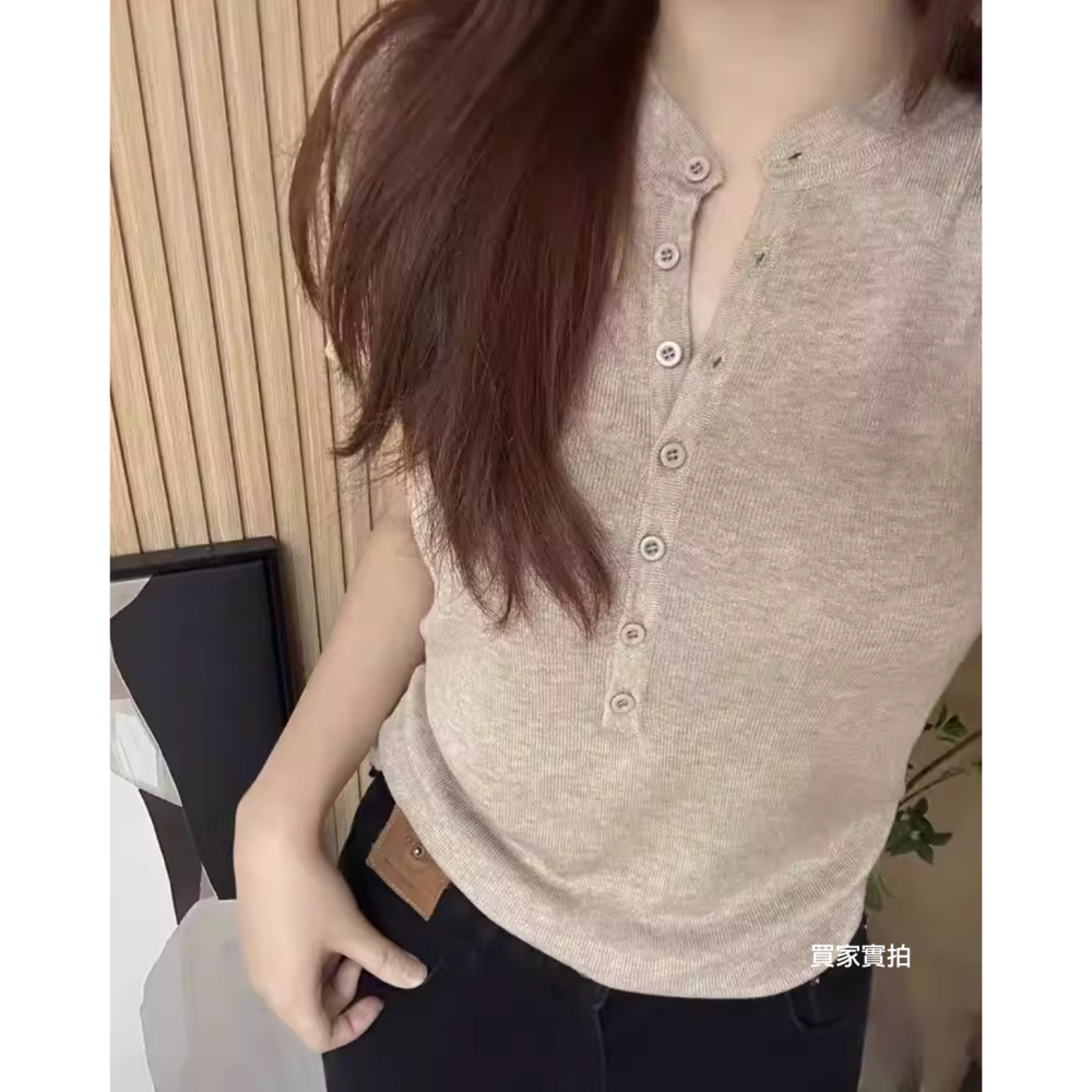 夏。極簡簡約知性氣質 百穿不膩 純色小圓領單排扣短袖冰絲針織上衣-Euphoria Store-細節圖6