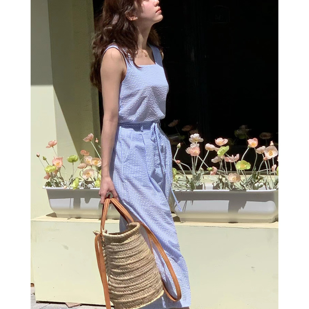 夏，韓系chic清新帶點小心機 撞色條紋露背後交叉 方領無袖背心上衣+高腰A字繫帶半身裙套裝組-Euphoria Sto-細節圖2