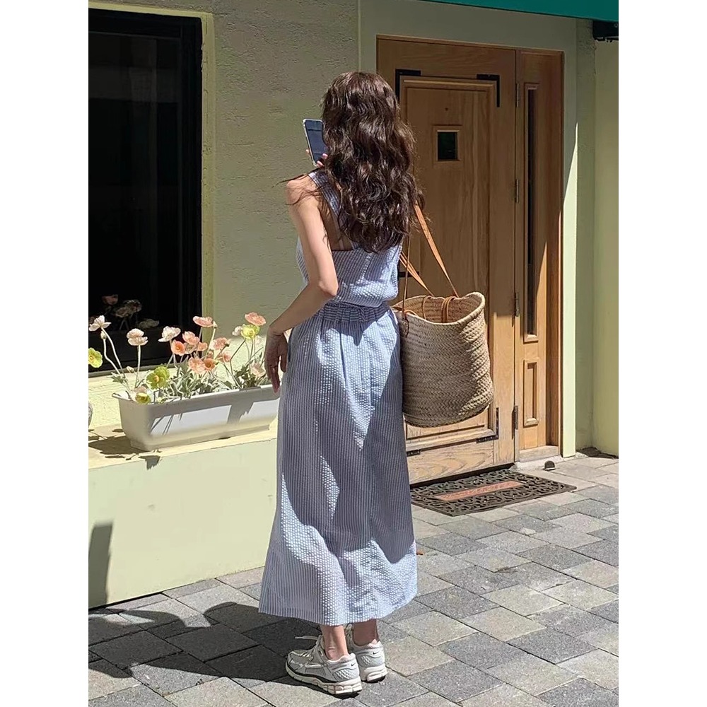 夏，韓系chic清新帶點小心機 撞色條紋露背後交叉 方領無袖背心上衣+高腰A字繫帶半身裙套裝組-Euphoria Sto-細節圖8