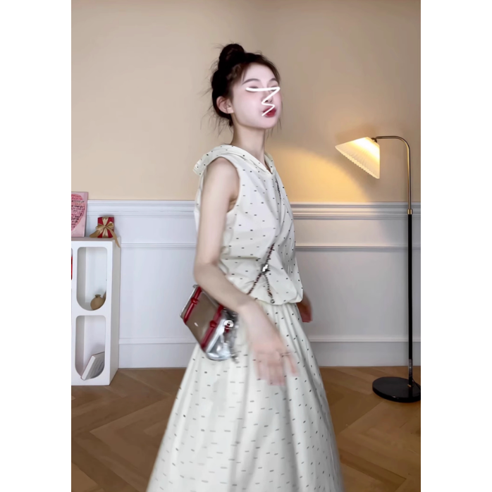 夏。懶人穿搭 簡約小清新 水玉點下擺可縮無袖連帽背心上衣+高腰鬆緊腰A字長裙套裝組-Euphoria Store-細節圖3