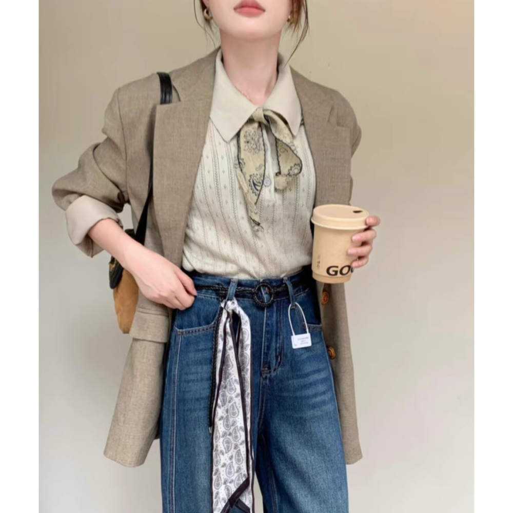 初秋。韓系chic 簡約氣質通勤百搭  絲巾繫帶翻領polo領單排扣鏤空緹花細針織短袖上衣-Euphoria Store-細節圖2