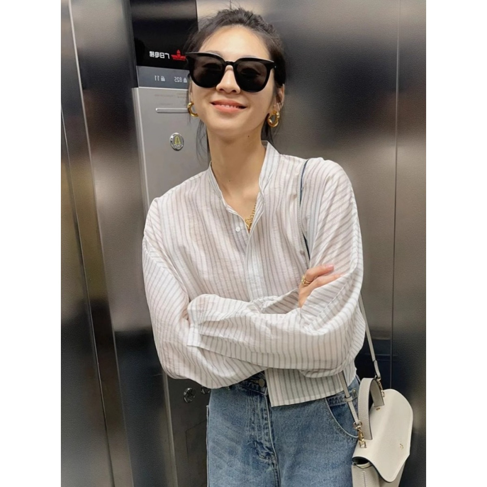 初秋。簡約知性氣質百搭 細豎條寬鬆修身短款長袖襯衫防曬上衣薄款外套-Euphoria Store-細節圖2