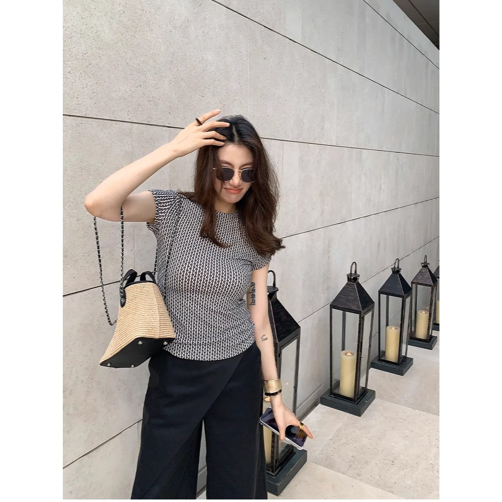 夏。極簡帶點設計 個性幾何印花 修身顯瘦小圓領短袖T恤上衣-Euphoria Store-細節圖2