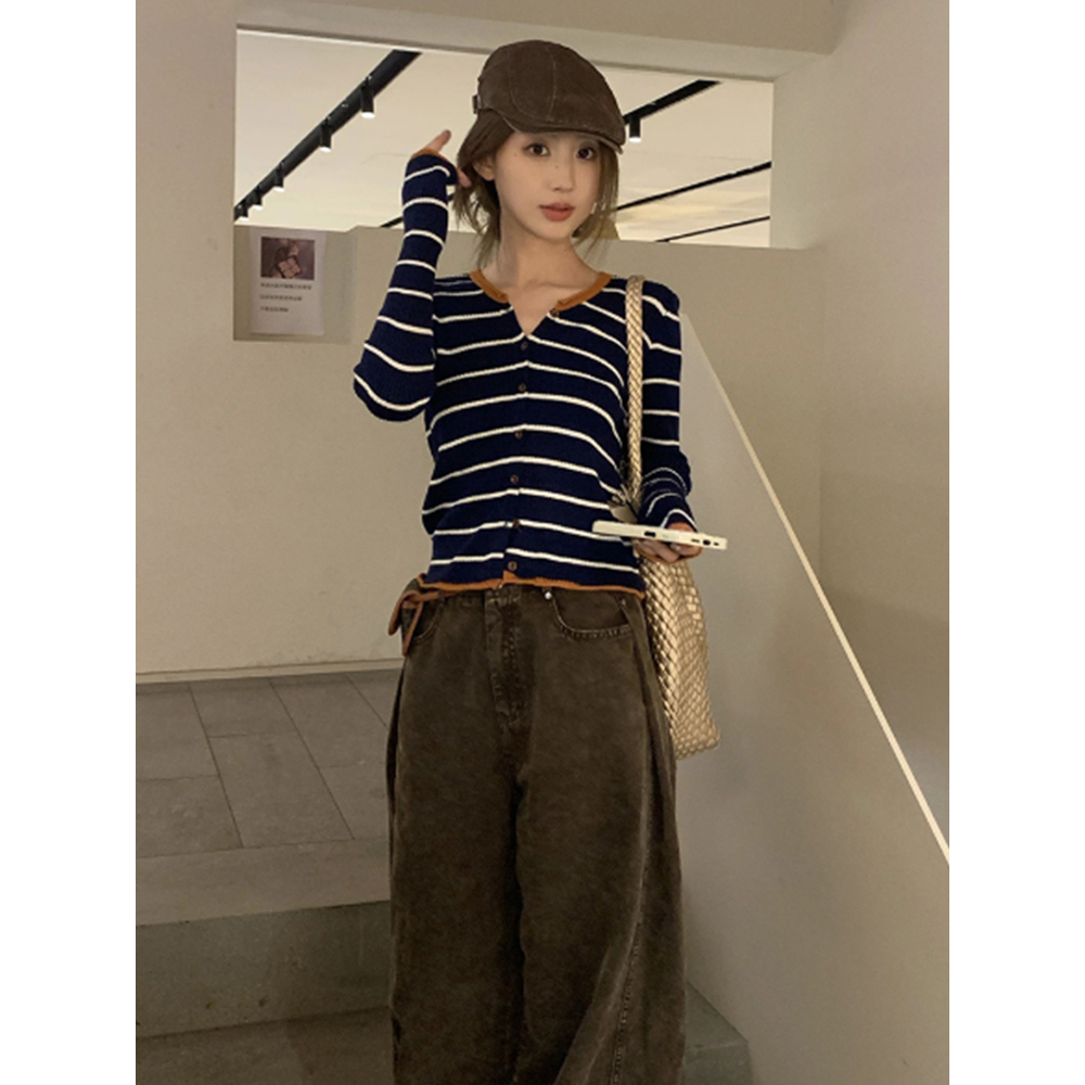 冬。韓系休閒氣質百搭 V領單排扣撞色滾邊條紋細針織長袖毛衣上衣-Euphoria Store-細節圖5