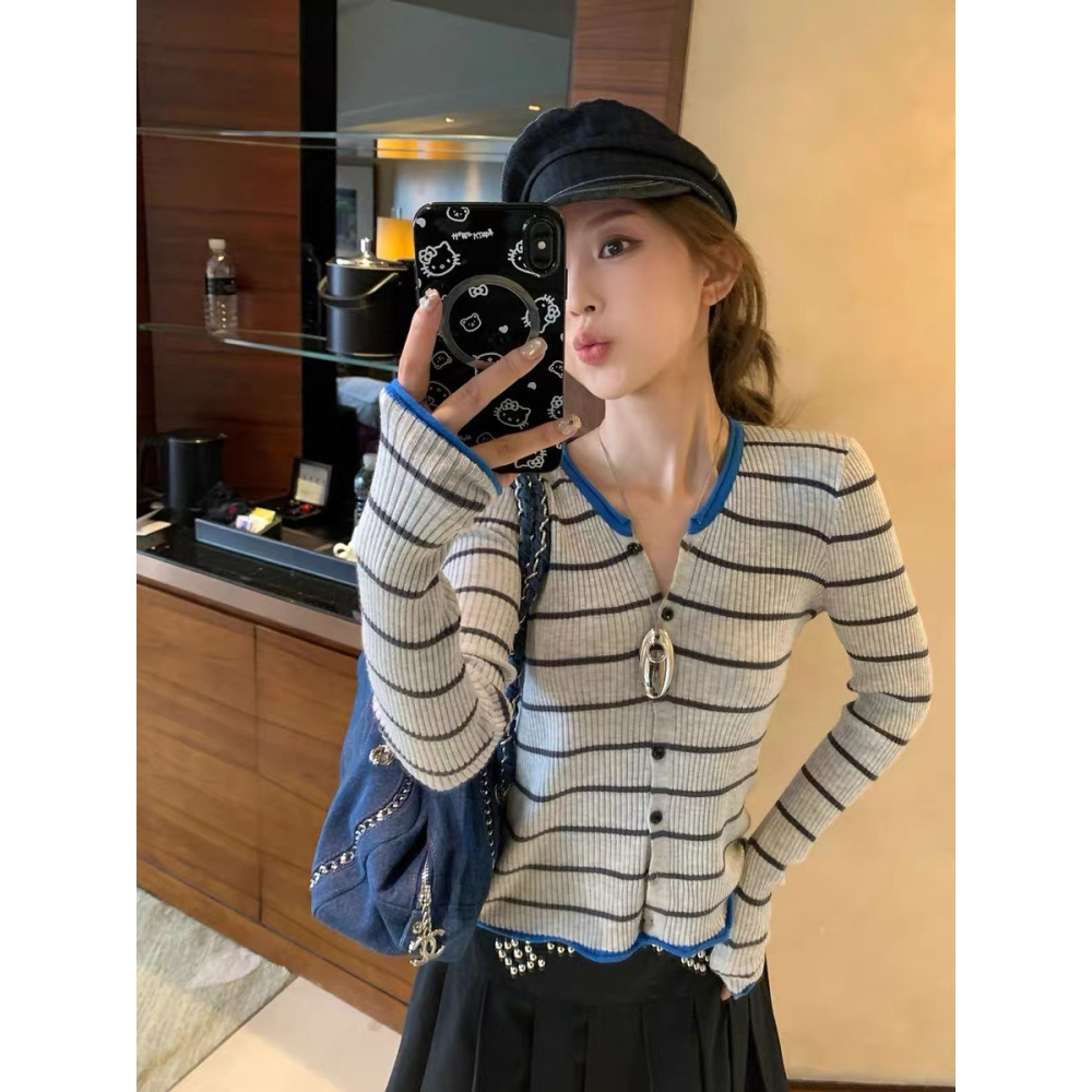 冬。韓系休閒氣質百搭 V領單排扣撞色滾邊條紋細針織長袖毛衣上衣-Euphoria Store-細節圖10