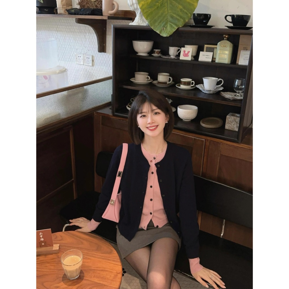 冬。甜美氣質學院風 修身顯瘦 減齡撞色假兩件單排扣長袖針織外套-Euphoria Store-細節圖5
