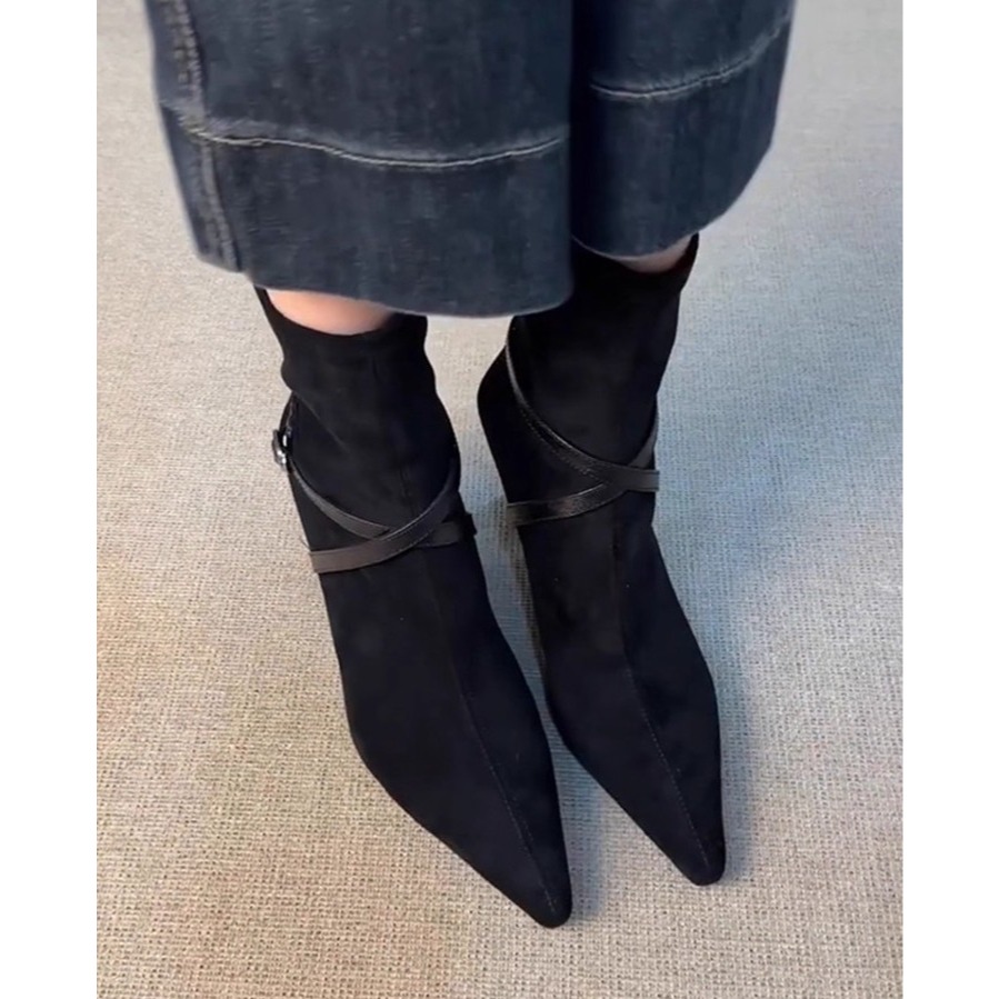店主私著。搭配褲裝超好看 時尚百搭個性設計 磨砂皮&皮帶交叉扣 氣質尖頭低筒瘦瘦靴中跟靴-Euphoria Store-細節圖7