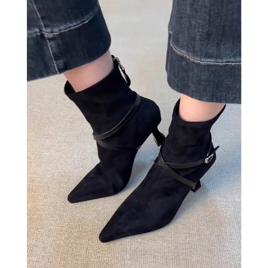 店主私著。搭配褲裝超好看 時尚百搭個性設計 磨砂皮&皮帶交叉扣 氣質尖頭低筒瘦瘦靴中跟靴-Euphoria Store-細節圖9