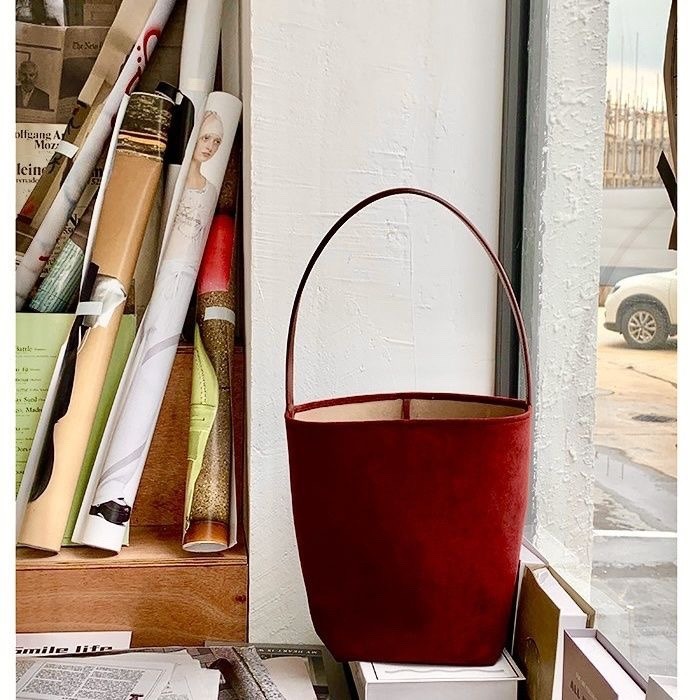 冬。簡約就是王道 極簡氣質百搭 純色柔軟磨砂皮大容量托特包單肩包水桶包-Euphoria Store-細節圖5