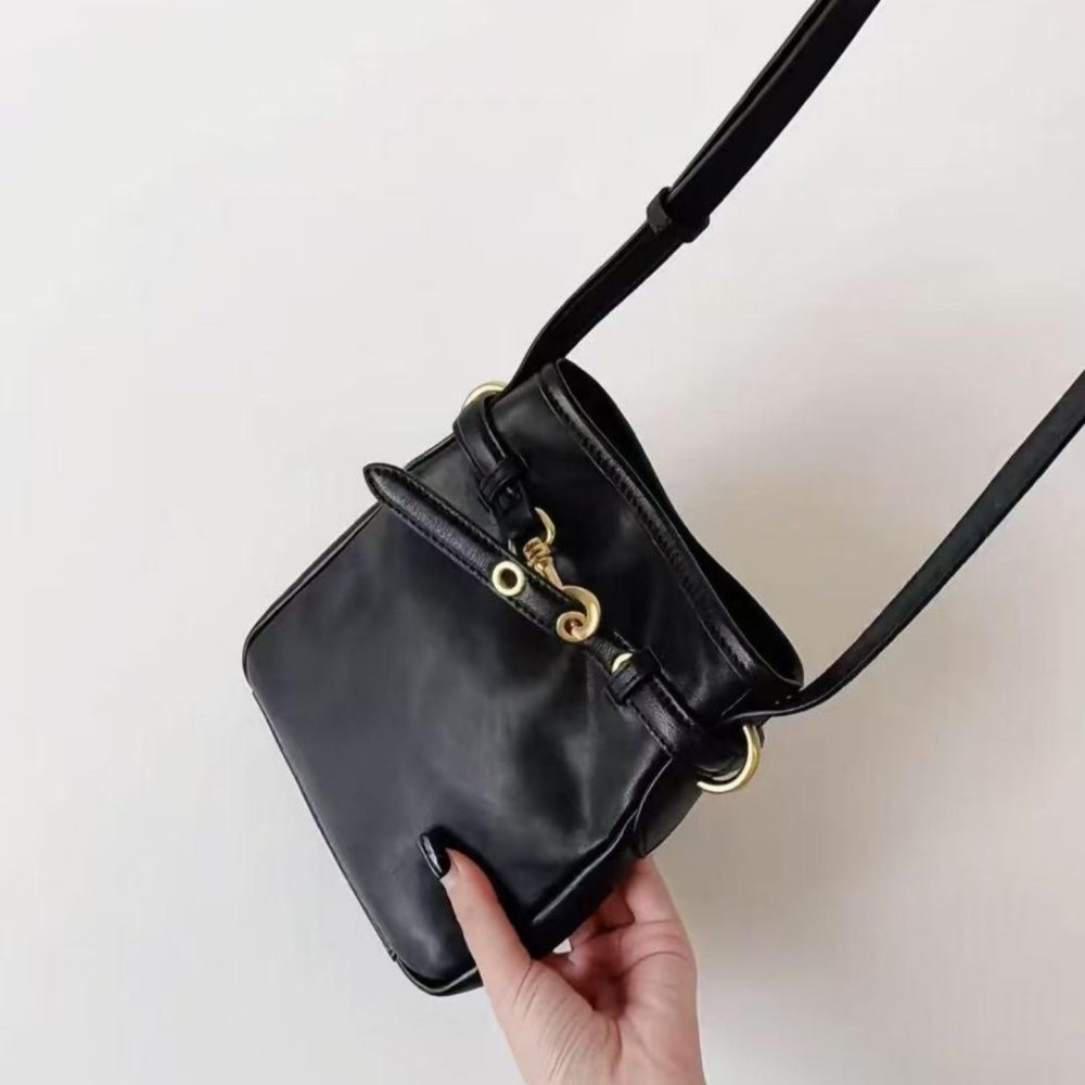 冬。設計師款 休閒百搭黑色軟皮單肩斜背小包手機包小水桶包-Euphoria Store-細節圖5