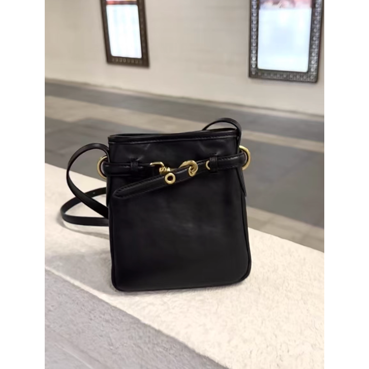 冬。設計師款 休閒百搭黑色軟皮單肩斜背小包手機包小水桶包-Euphoria Store-細節圖6