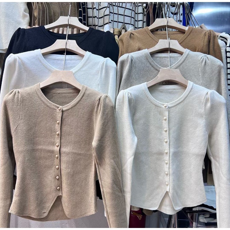 春。法式甜美氣質 修身收腰顯瘦 圓領短款單排扣下擺開叉泡泡袖長袖細針織毛衣上衣-Euphoria Store-細節圖6